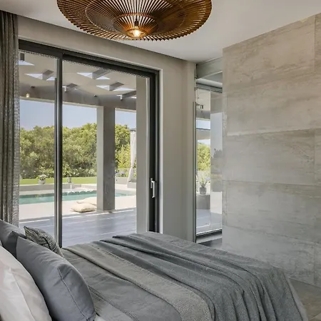 Aegiali Luxury فيلة