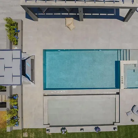 Aegiali Luxury فيلة
