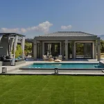 빌라 Aegiali Luxury Kaligata